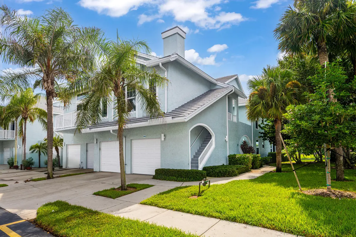 Welcome Home! at 909 Mainsail Circle, Jupiter