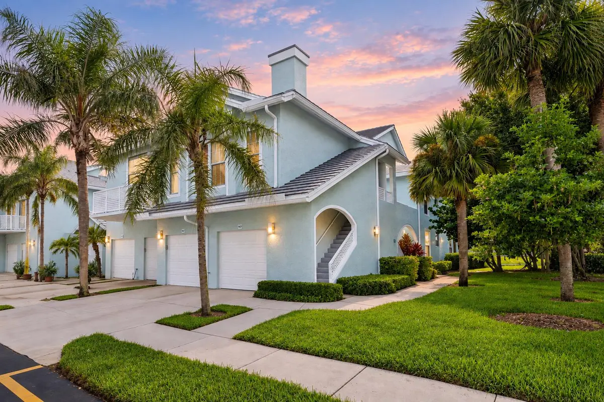 Welcome Home! at 909 Mainsail Circle, Jupiter