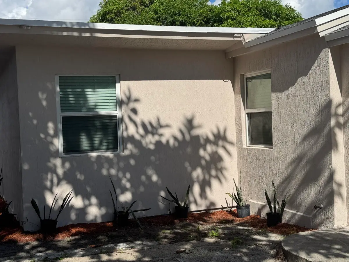 IMG_0984 at 405 N E Street, Lake Worth