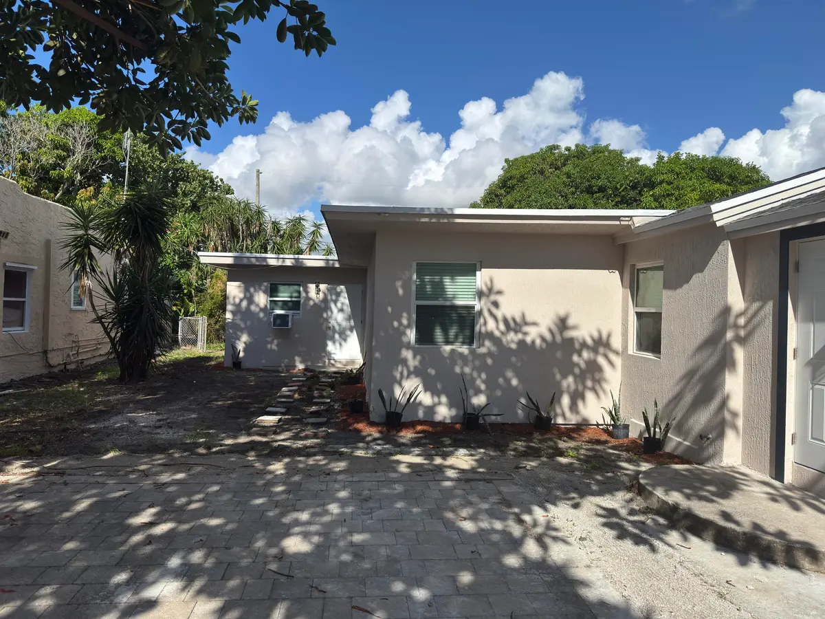 IMG_0993 at 405 N E Street, Lake Worth