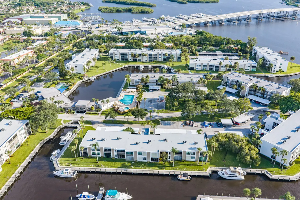 1950 Sw palm city rd 6 207 a-3 at 1950 SW Palm City Road 6-207, Stuart