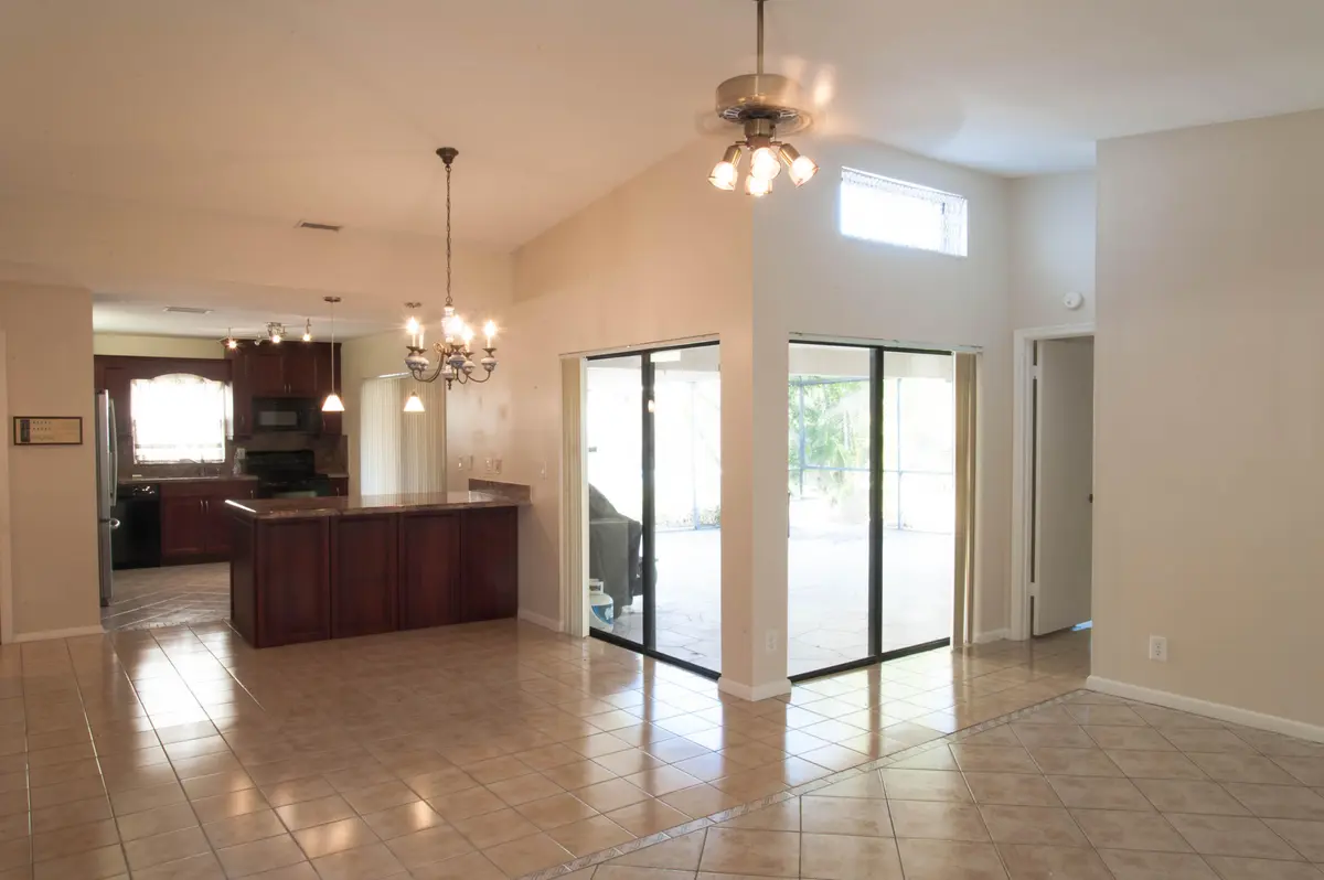 Dining Area at 8963 Old Pine Way 21, Boca Raton