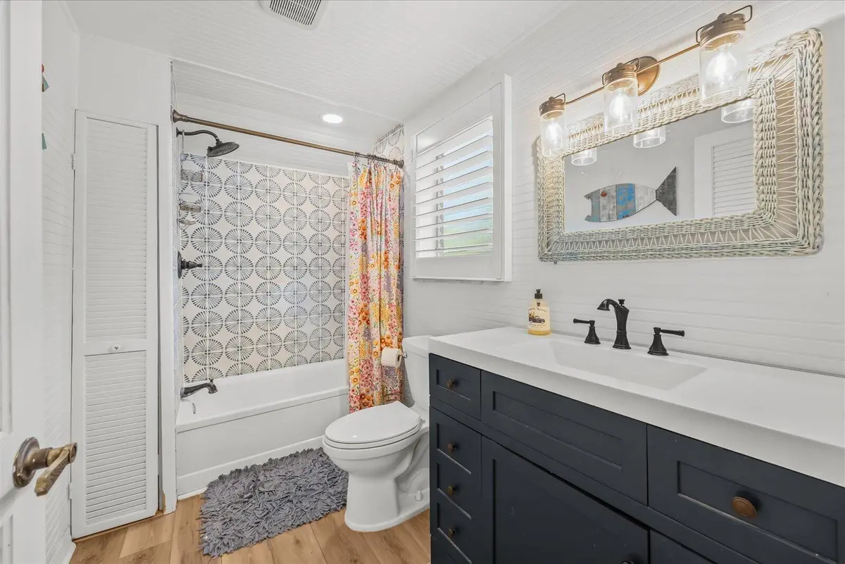 22-in in-5 at 4360 NE INDIAN RIVER Drive, Jensen Beach