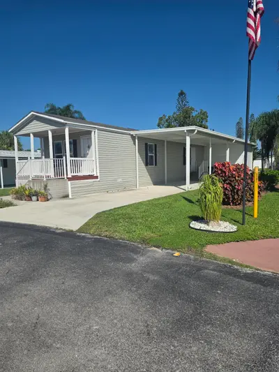 202 Flamingo Avenue, Fort Pierce – Manufactured Home for sale