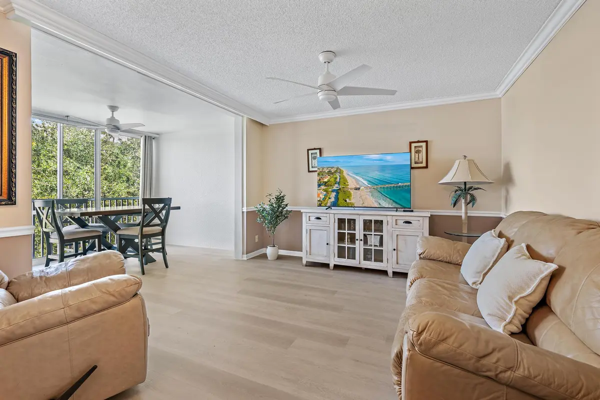 Living & Dining at 353 S US HIGHWAY 1 B308, Jupiter