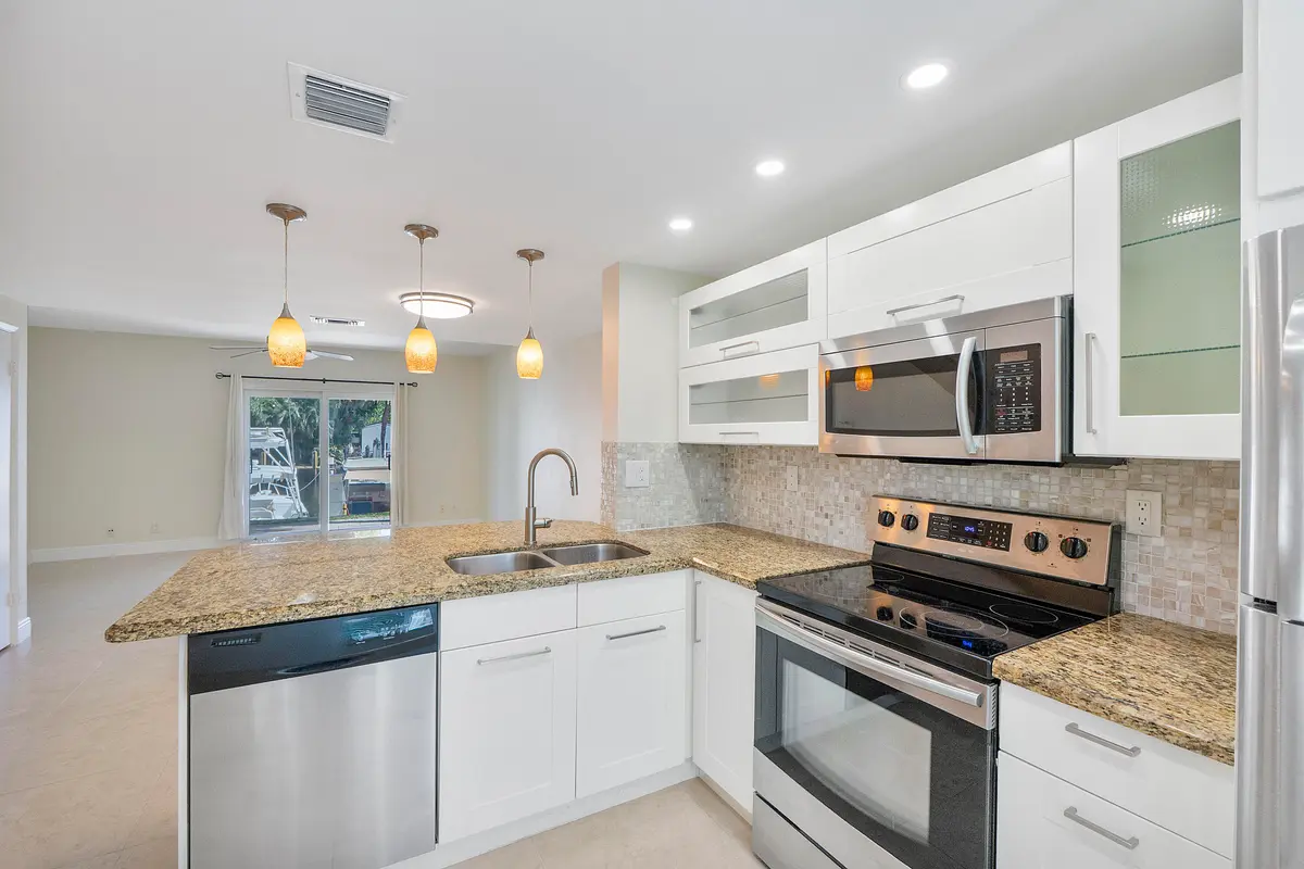 2571 Ne 15th St_007 at 2571 NE 15TH Street, Pompano Beach