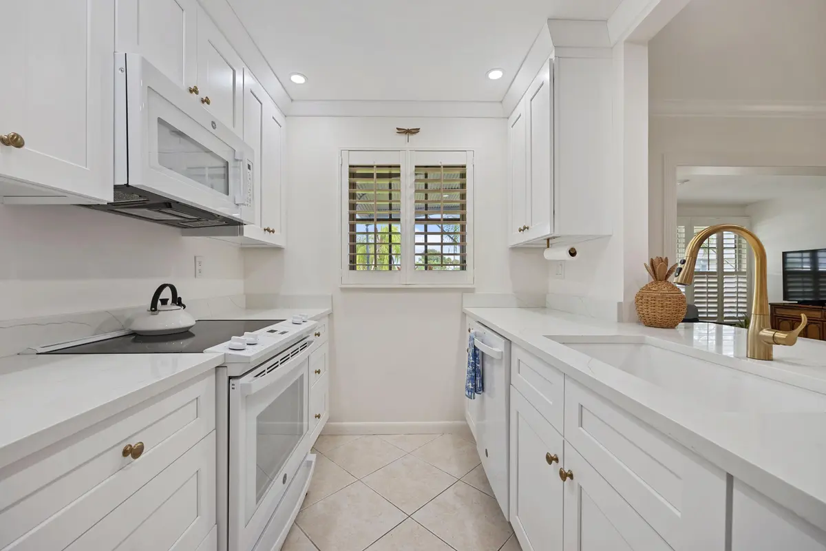 Kitchen at 1082 North Drive B, Delray Beach
