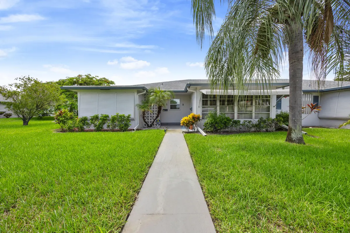 Front at 1082 North Drive B, Delray Beach