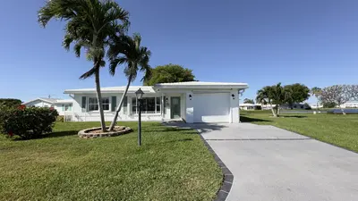 1108 W OCEAN Avenue, Boynton Beach – Single Family Residence for rent