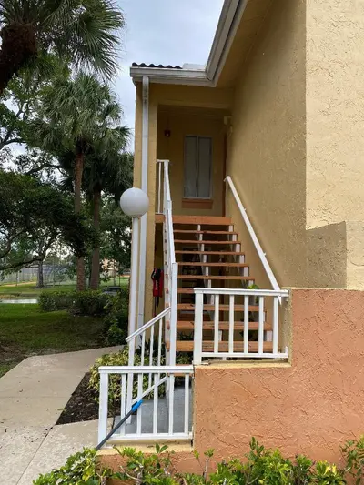1095 CORAL CLUB Drive 1095, Coral Springs – Condominium for rent