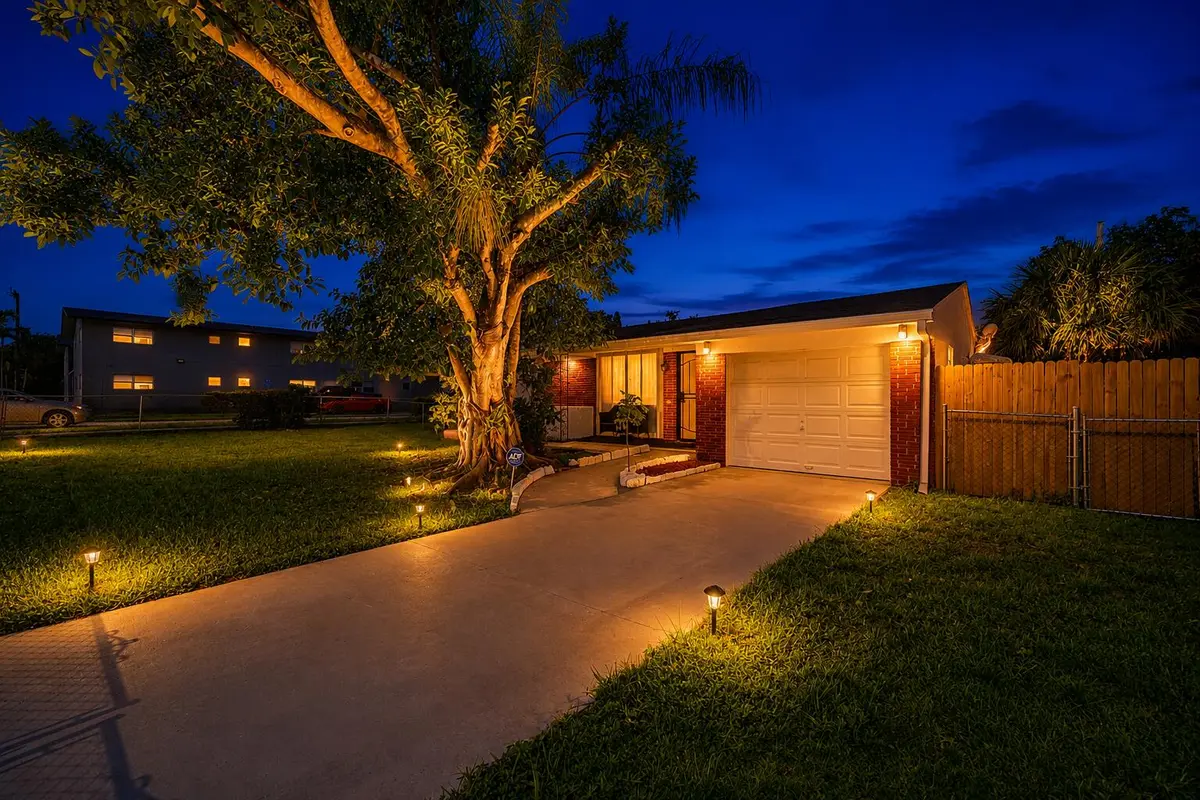 Front (6) at 1716 N 25TH Avenue, Hollywood