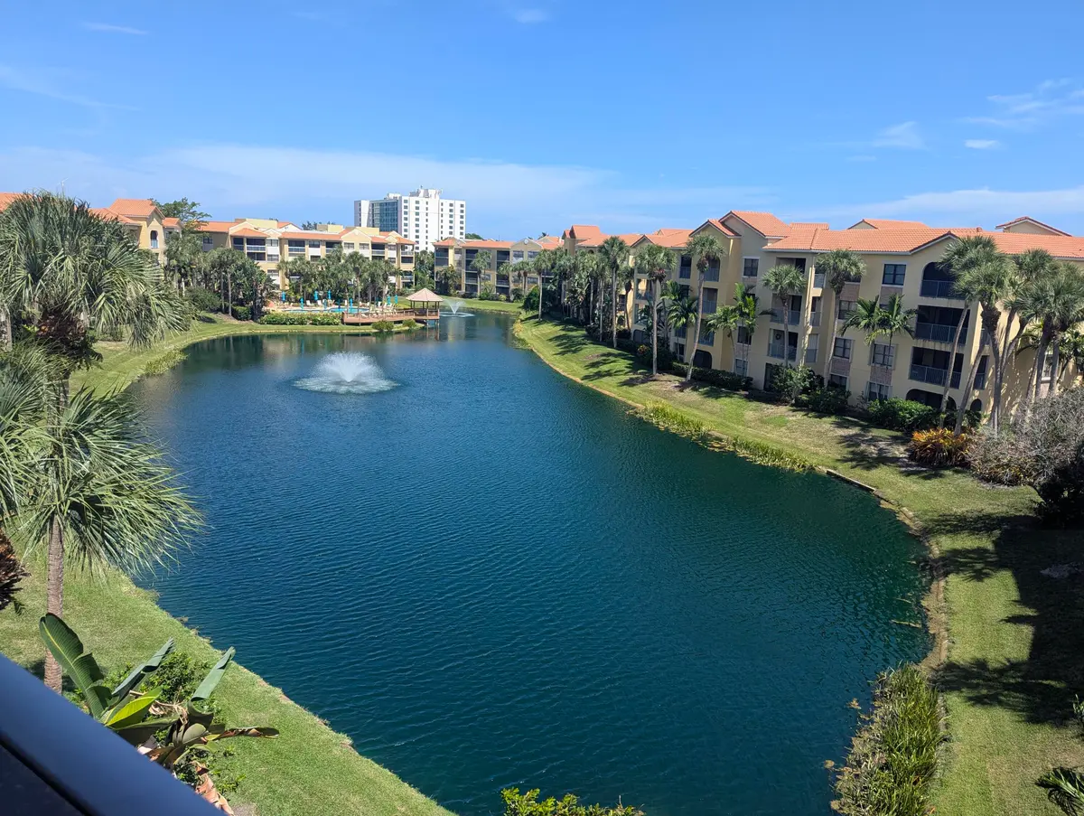 200 UNO LAGO Drive 405, Juno Beach, FL – photo 1