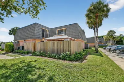 2409 24TH Way, West Palm Beach – Townhouse for sale