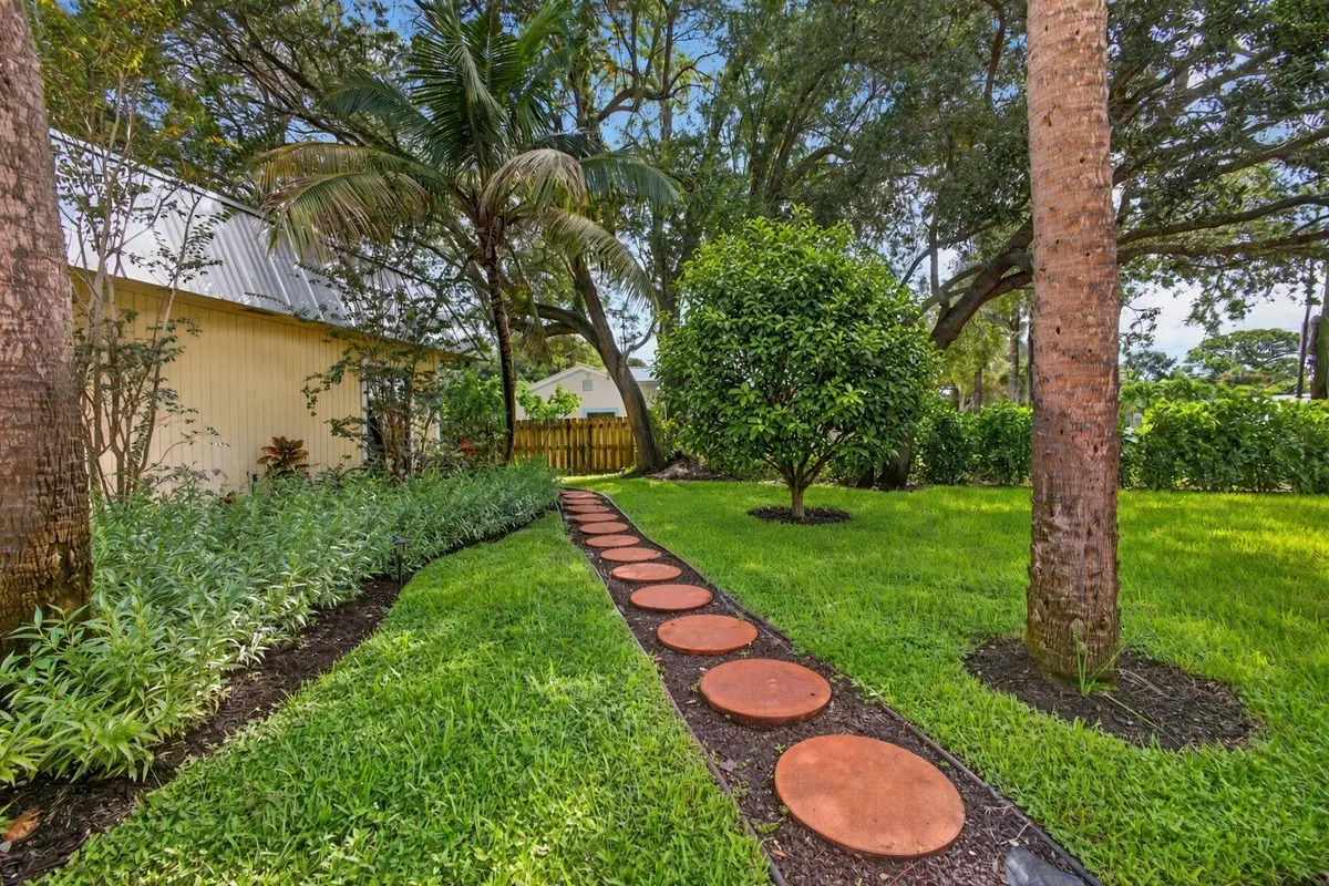Private entrance at 2425 Niki Jo Lane, Palm Beach Gardens