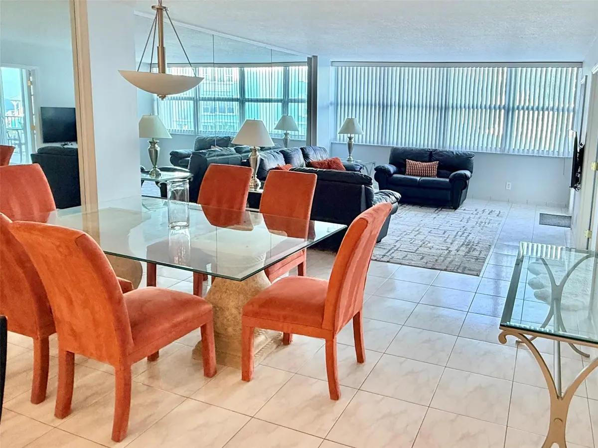 Photo 4 at 800 SE 20TH Avenue 203, Deerfield Beach
