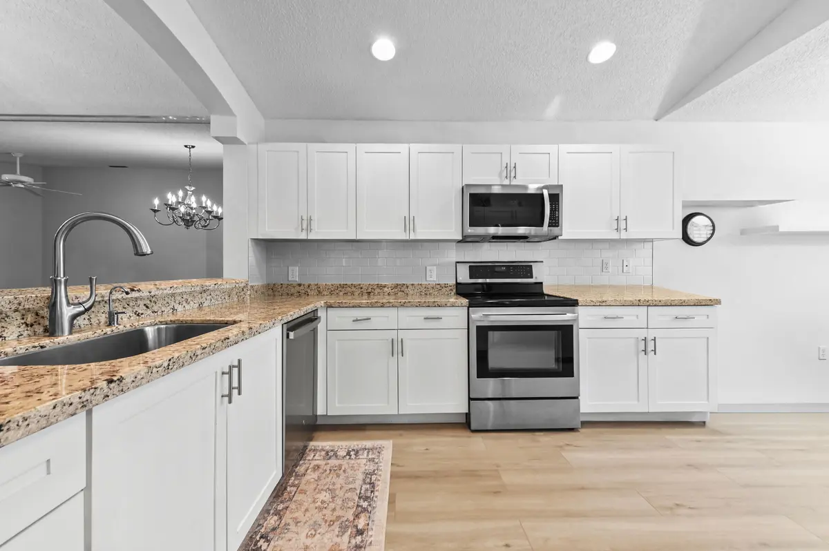 20 Kitchen 01 at 11163 Mandalay Way, Boynton Beach