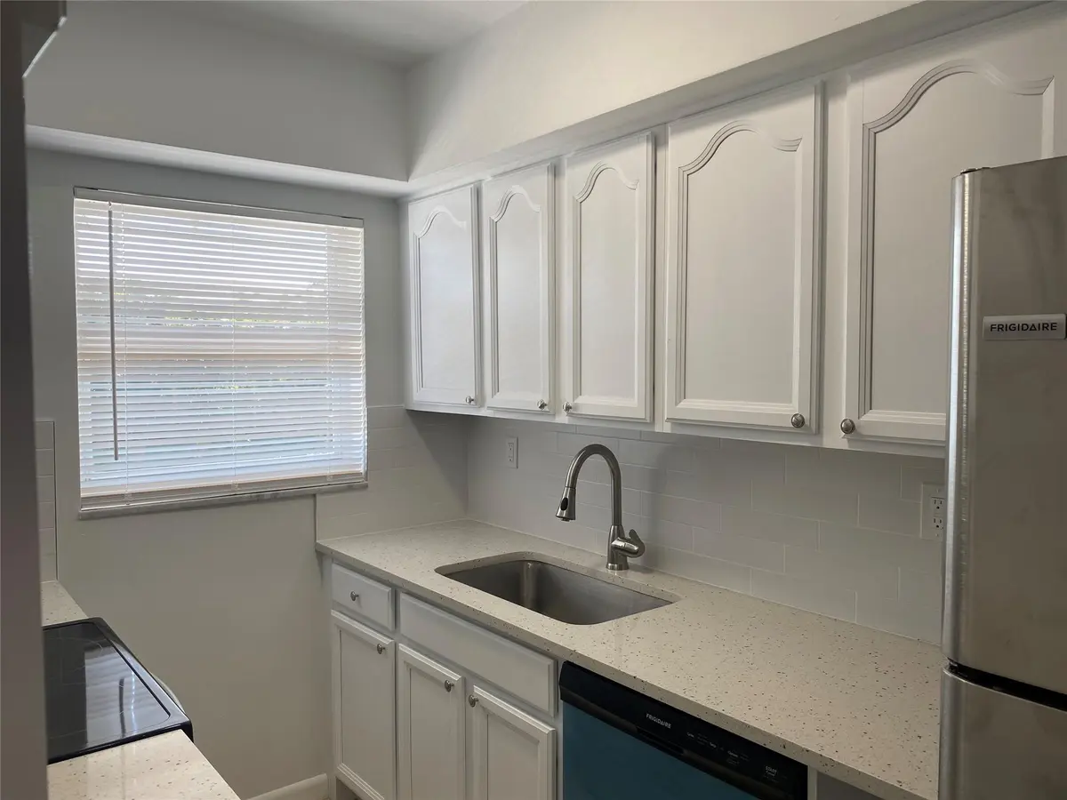 Photo 4 at 853 SE 4TH Court Apt 14, Deerfield Beach