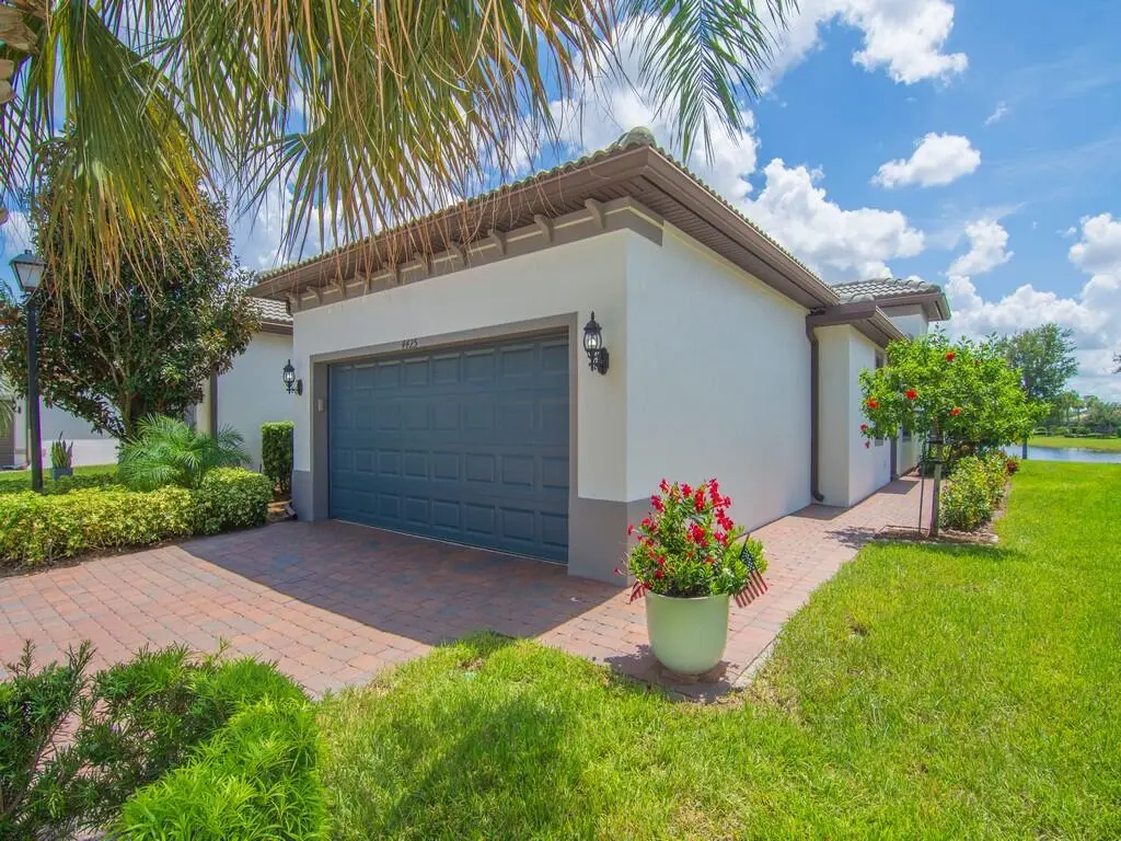 Front at 4425 BEAUTY LEAF Circle, Vero Beach