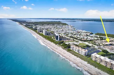 120 PEPPER Lane, Jensen Beach – Single Family Residence for sale