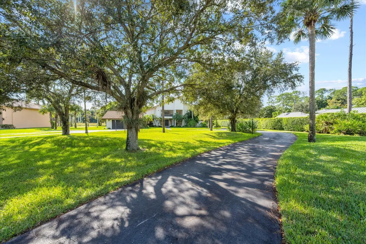 Driveway at 12638 QUERCUS Lane, Wellington