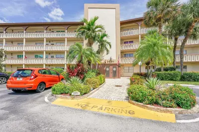 3201 PORTOFINO Point C2, Coconut Creek – Condominium for rent