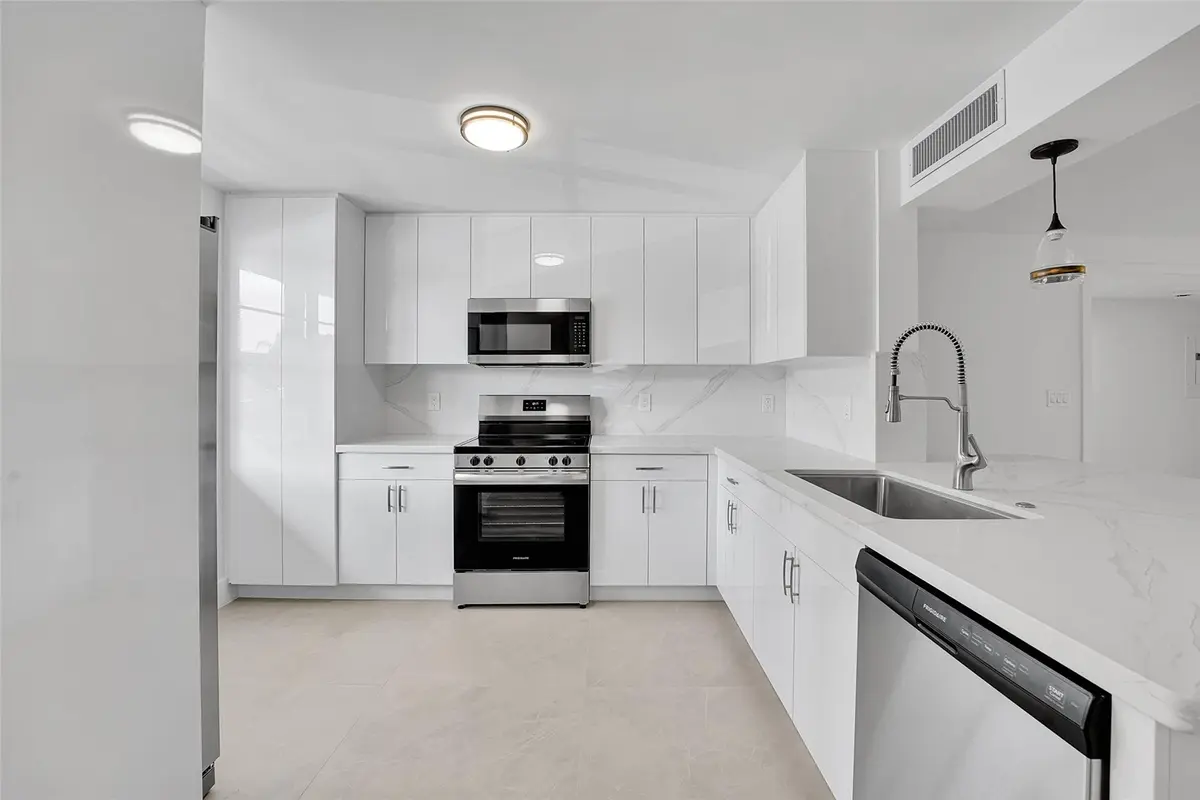 Photo 5 at 3201 PORTOFINO Point C2, Coconut Creek