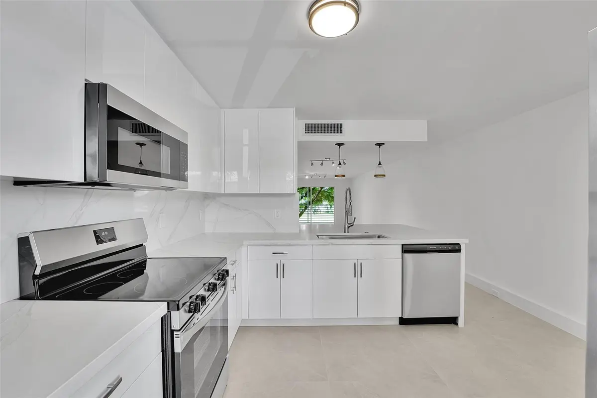 Photo 8 at 3201 PORTOFINO Point C2, Coconut Creek