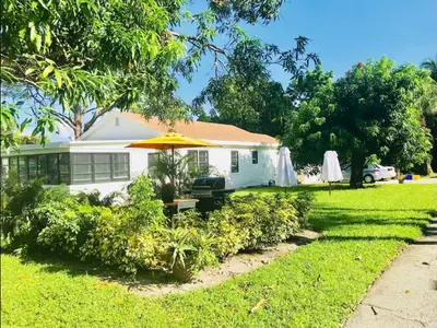 968 Allendale Road, West Palm Beach – Single Family Residence for sale