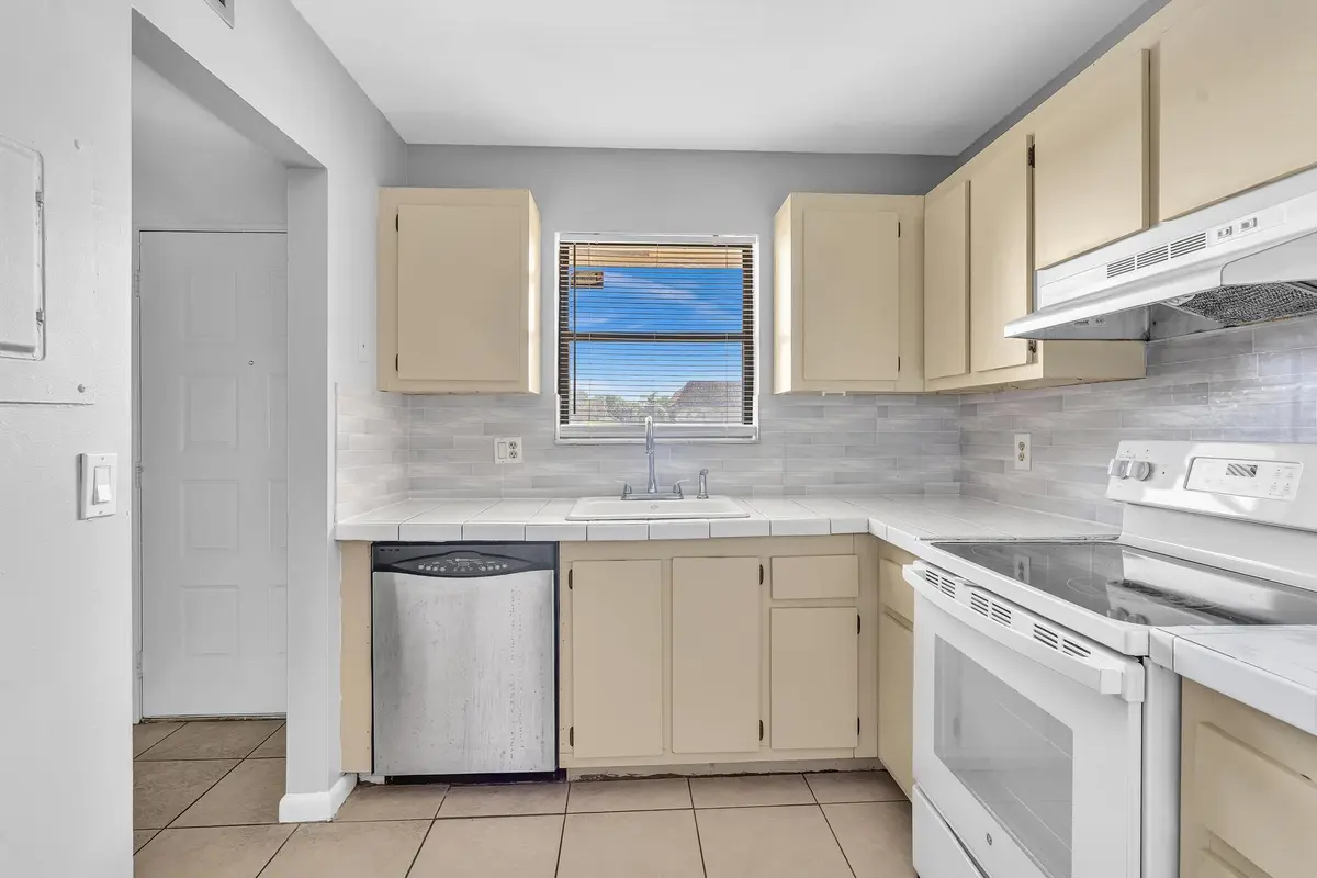FPP00041 at 21904 LAKE FOREST Circle 202, Boca Raton