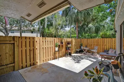 734 NW 132nd Terrace, Plantation – Townhouse for sale