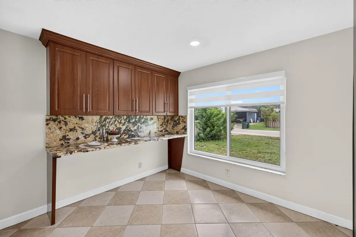 11-web-or-mls-b699A0197 at 241 NW 49TH Street, Oakland Park