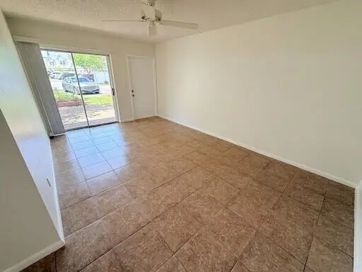 Liv room at 3001 NW 4TH Terrace 151, Pompano Beach