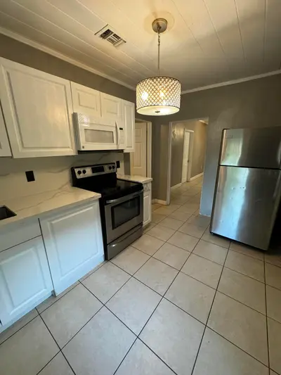 715 S B Street, Lake Worth Beach – Single Family Residence for rent