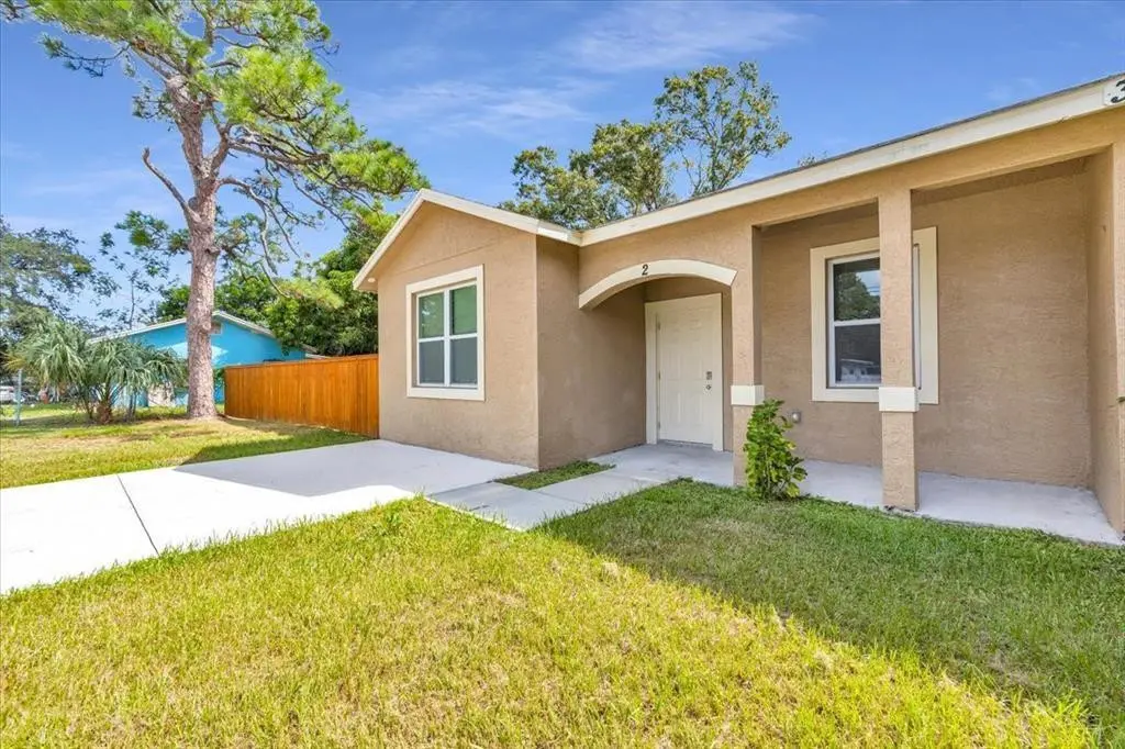 Entrance at 306 N 18th Court #2, Fort Pierce