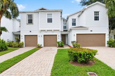 5155 WHITE OLEANDER, West Palm Beach – Townhouse for sale