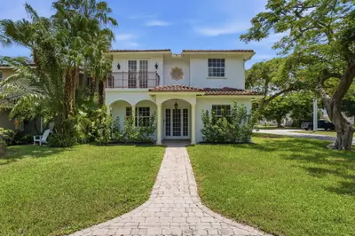 400 NE 8th Avenue, Fort Lauderdale – Single Family Residence for sale
