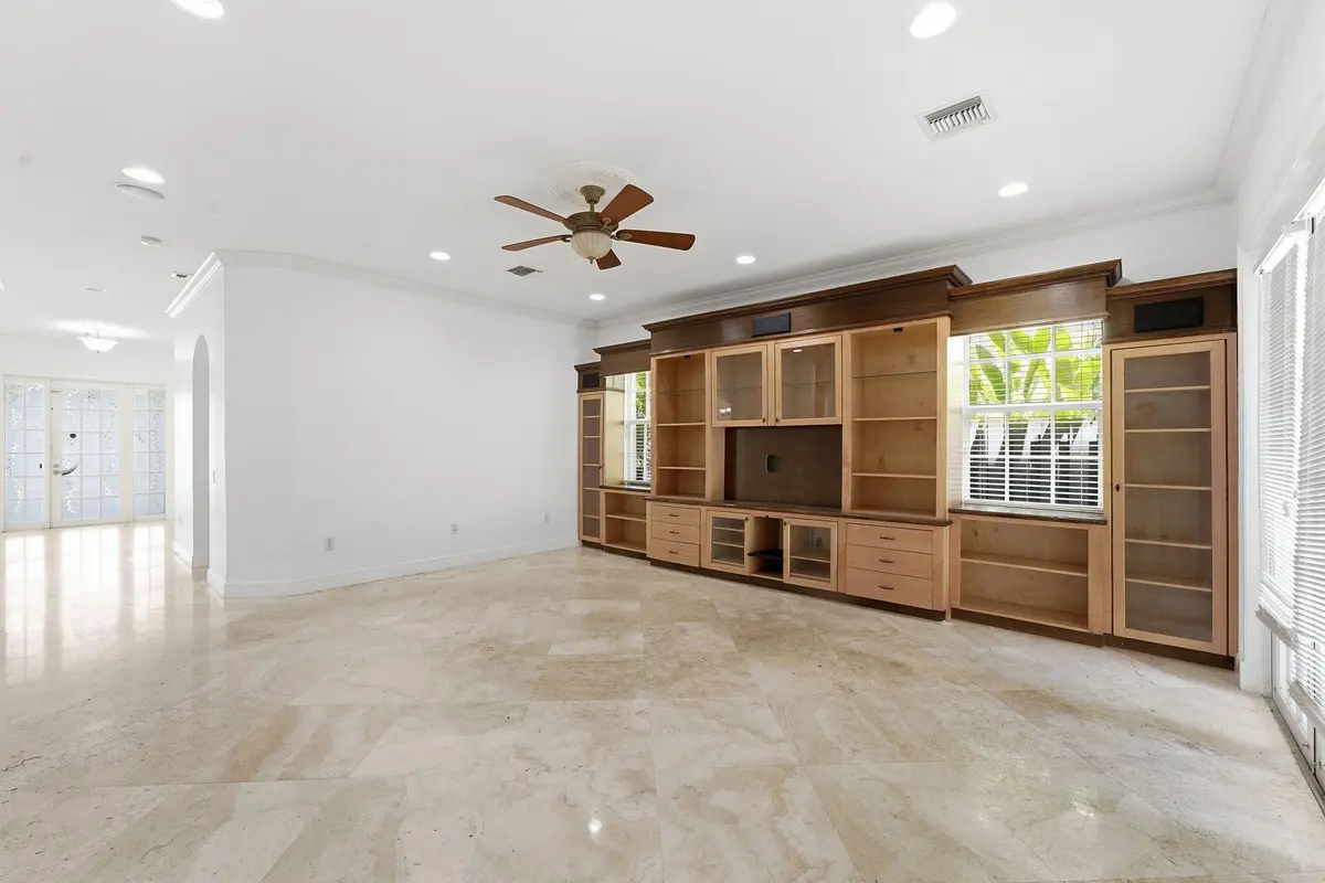 7-web-or-mls-007_DSC00001 at 400 NE 8th Avenue, Fort Lauderdale