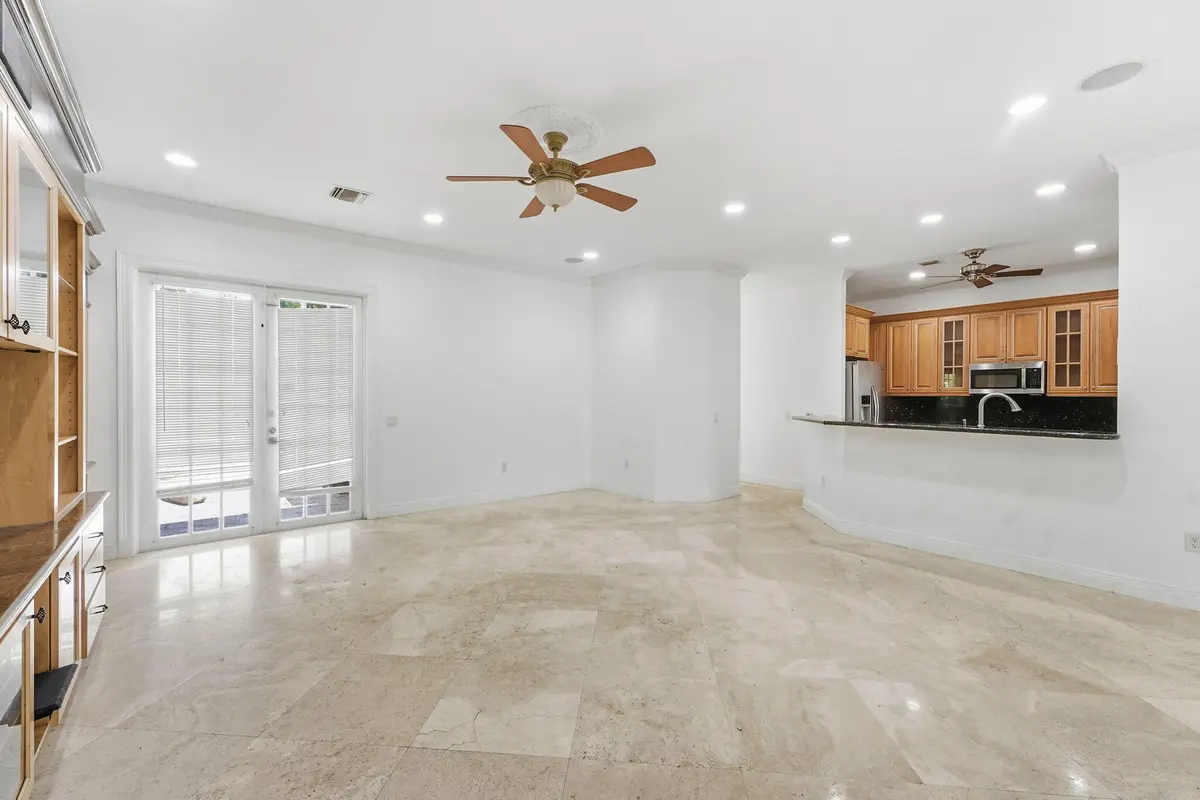 8-web-or-mls-009_DSC00011 at 400 NE 8th Avenue, Fort Lauderdale