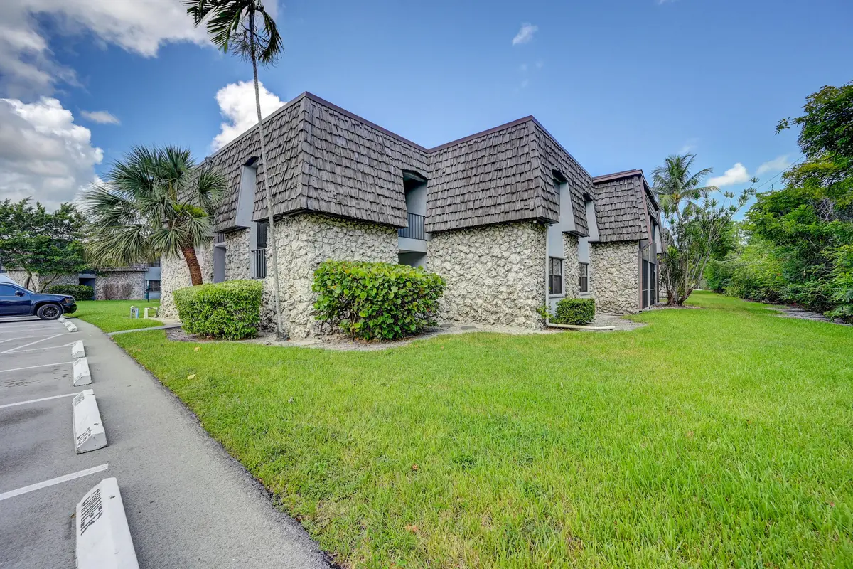 01_stl_1017_18_19_20_21 at 3101 Oakland Shores Drive H210, Oakland Park