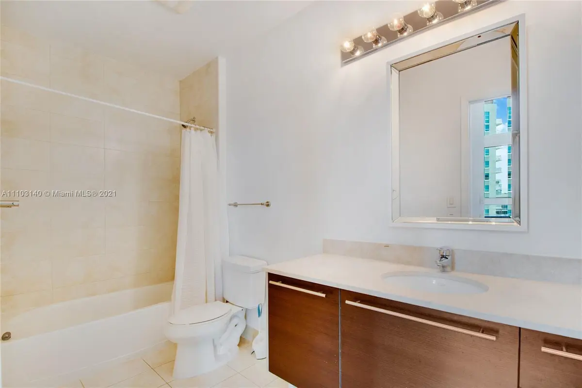 quantum 11 at 1900 N Bayshore Drive 912, Miami
