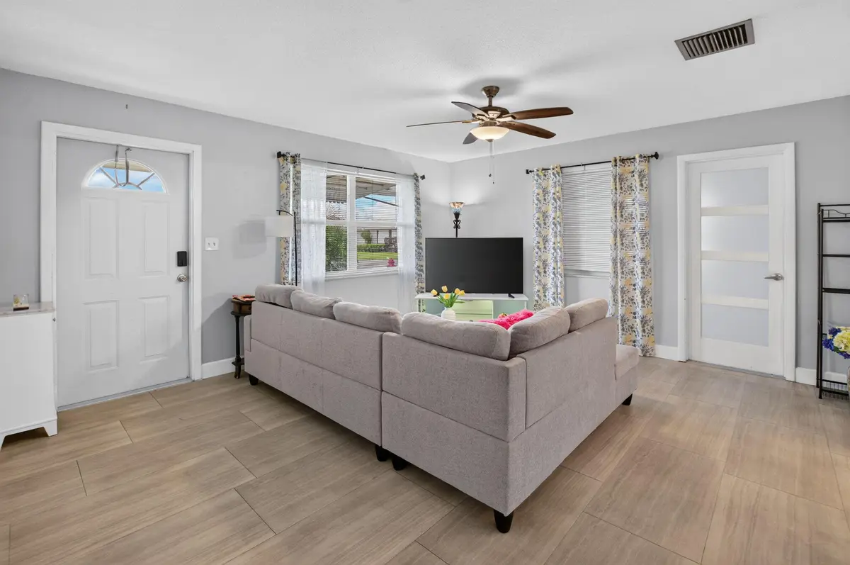 6-web-or-mls-DSC_2384 at 400 SW 8TH Place, Boynton Beach