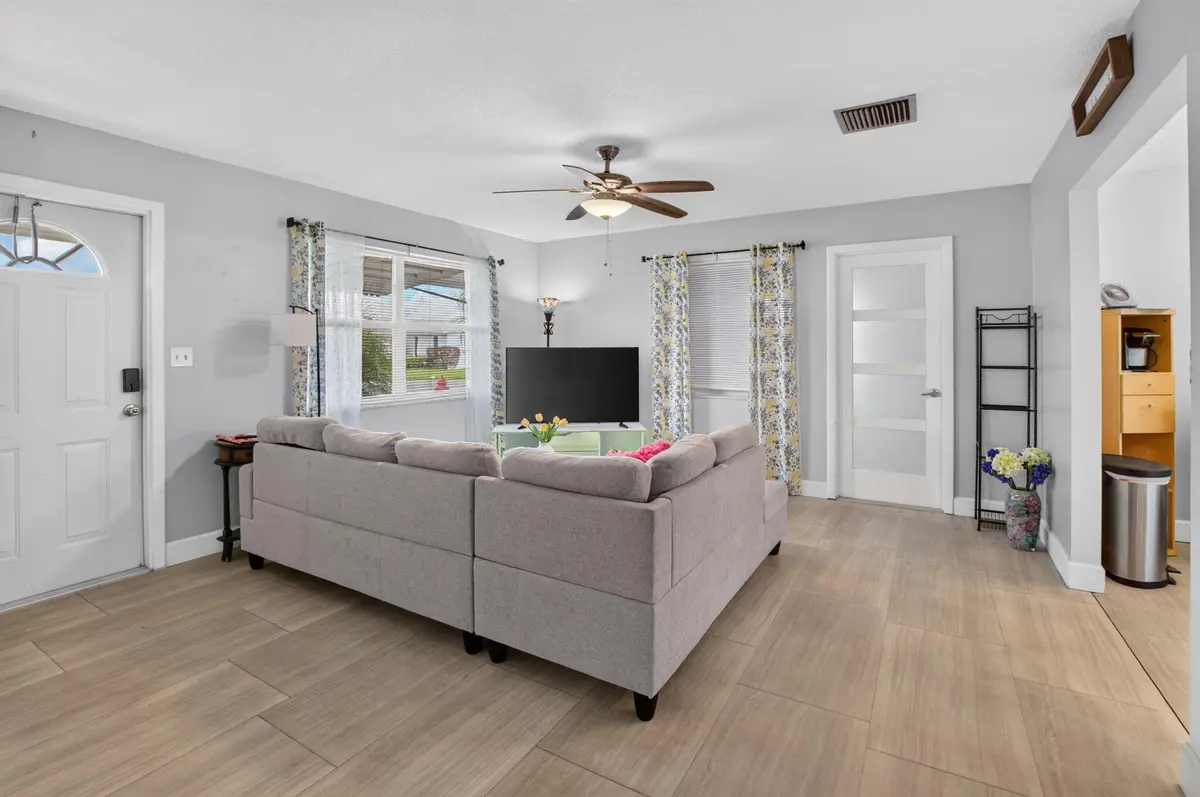 7-web-or-mls-DSC_2404 at 400 SW 8TH Place, Boynton Beach