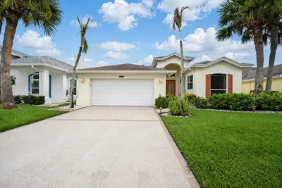 540 NW Lambrusco Drive, Port St. Lucie – Single Family Residence for sale