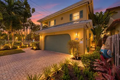 857 SW 11TH Court, Fort Lauderdale – Townhouse for sale