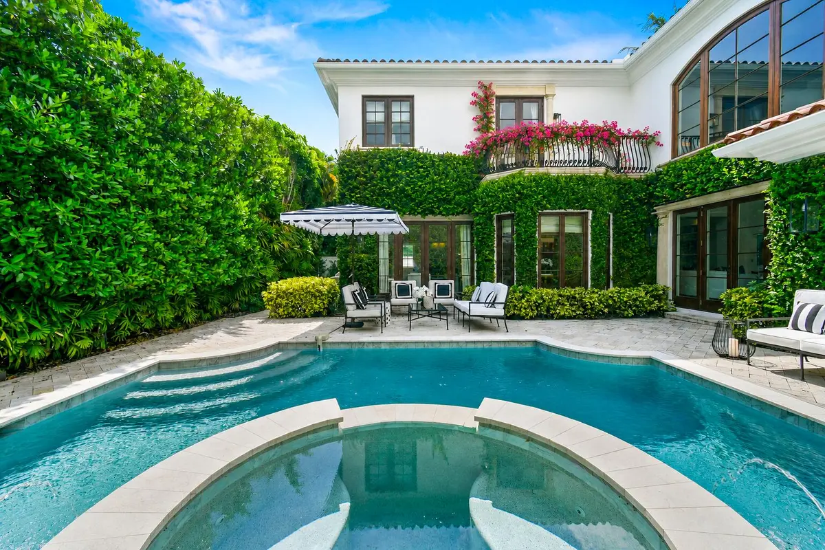 Swimming Pool at 437 Chilean Avenue, Palm Beach