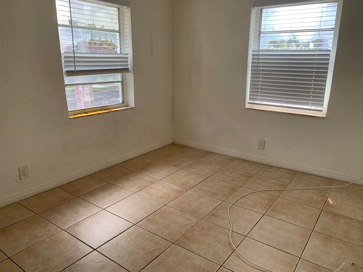 IMG_3817 at 810 S 19TH Avenue 1-2, Hollywood