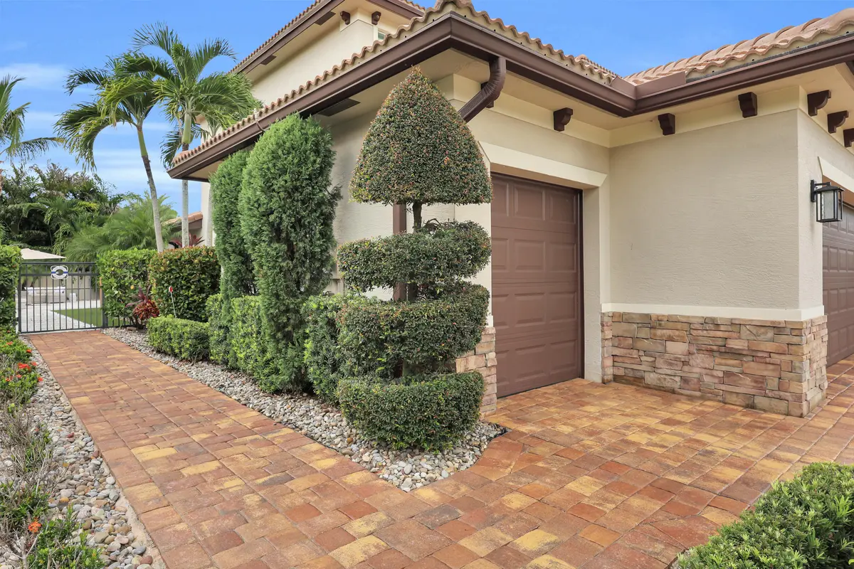 021_ErqB at 7147 LIMESTONE CAY Road, Limestone Creek