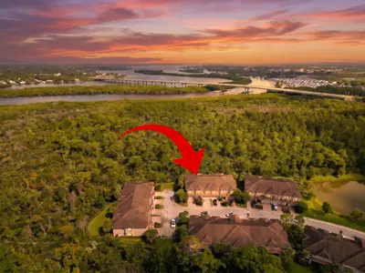 423 SW Walking Path, Stuart – Townhouse for sale