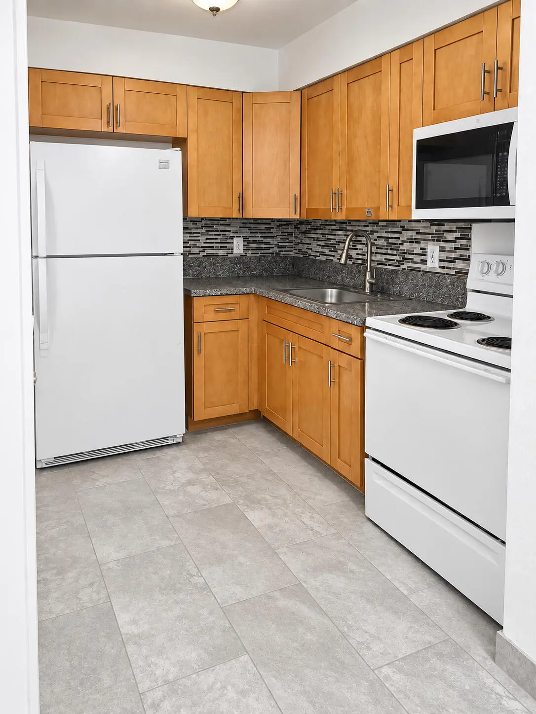 Photo 5 - 3640 NE 1st Ave, # 3, Fort Lau at 3640 NE 1ST Avenue 3, Oakland Park