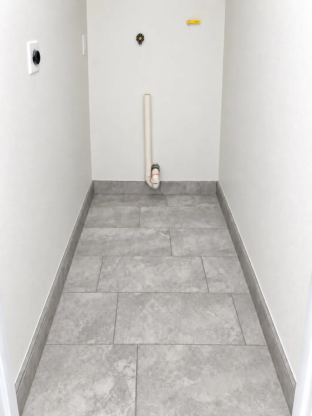 Photo 4 (fixed) - 3640 NE 1st Ave, # 3, at 3640 NE 1ST Avenue 3, Oakland Park
